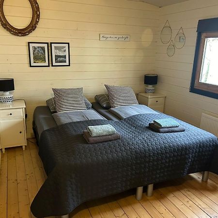 Carpe Diem, Het Ruime Chalet Met Houtkachel Nabij Wildlands Emmen Schoonebeek Eksteriør billede