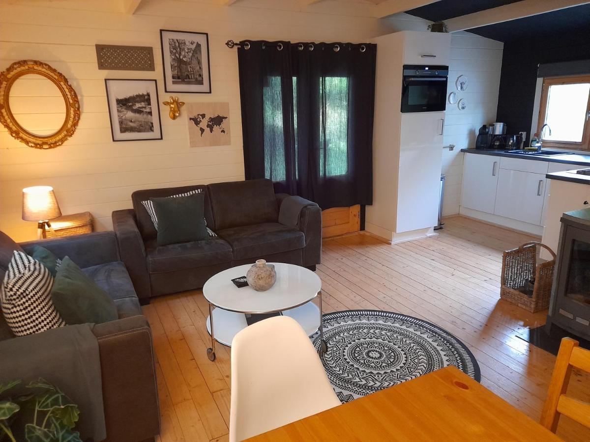 Carpe Diem, Het Ruime Chalet Met Houtkachel Nabij Wildlands Emmen Schoonebeek Eksteriør billede