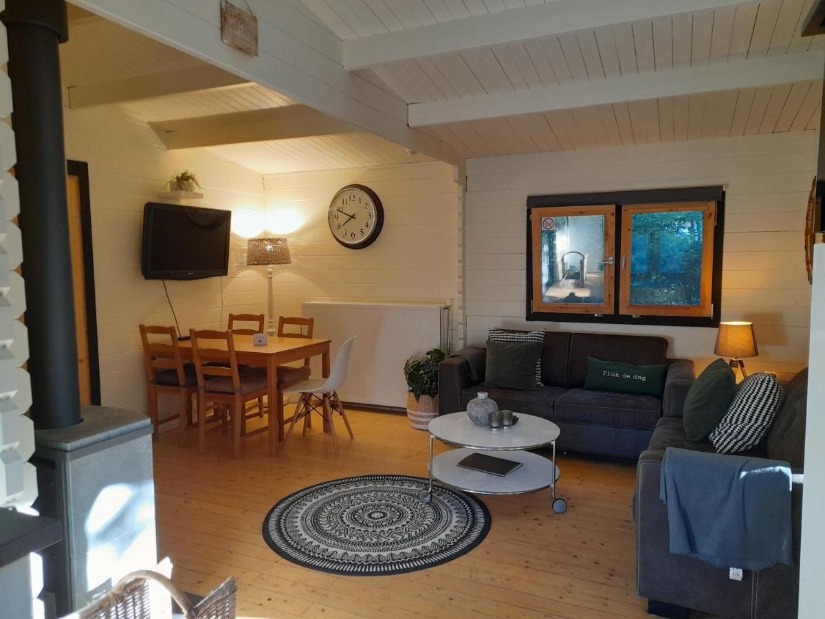 Carpe Diem, Het Ruime Chalet Met Houtkachel Nabij Wildlands Emmen Schoonebeek Eksteriør billede