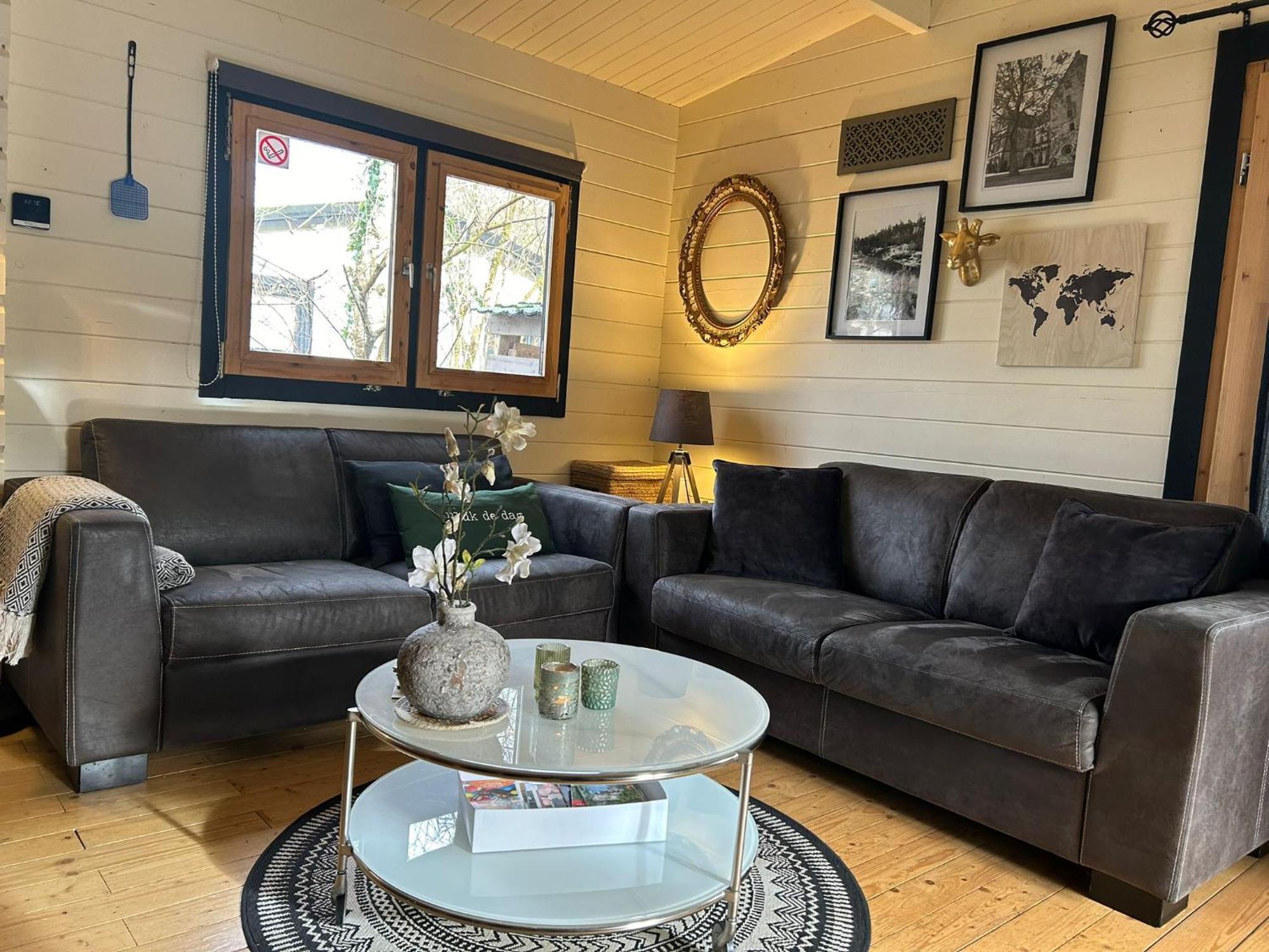 Carpe Diem, Het Ruime Chalet Met Houtkachel Nabij Wildlands Emmen Schoonebeek Eksteriør billede